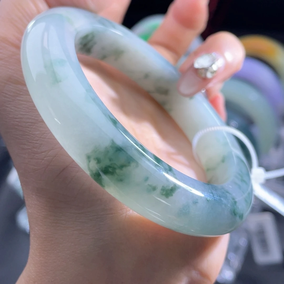 未镶嵌翡翠手镯定制翡翠