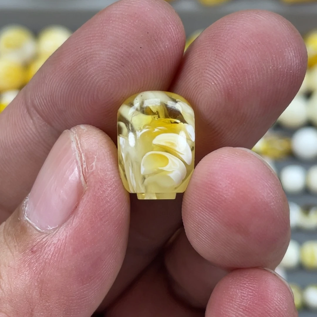 琥珀未镶嵌珠宝奇石11.9✖️11.8三通配饰