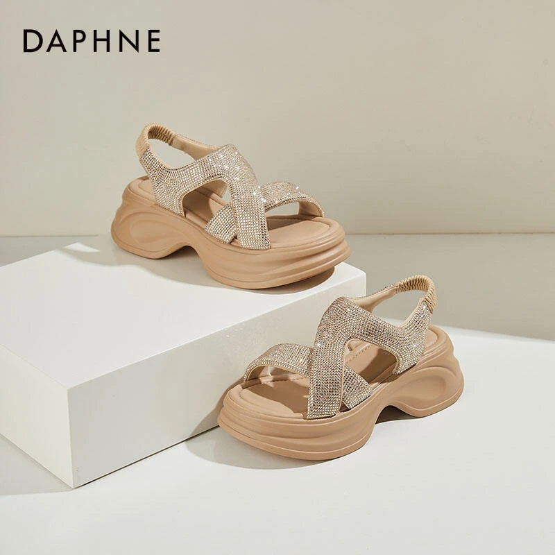 达芙妮厚底凉鞋女增高2025新款夏季软底配裙子女士水钻沙滩罗马鞋