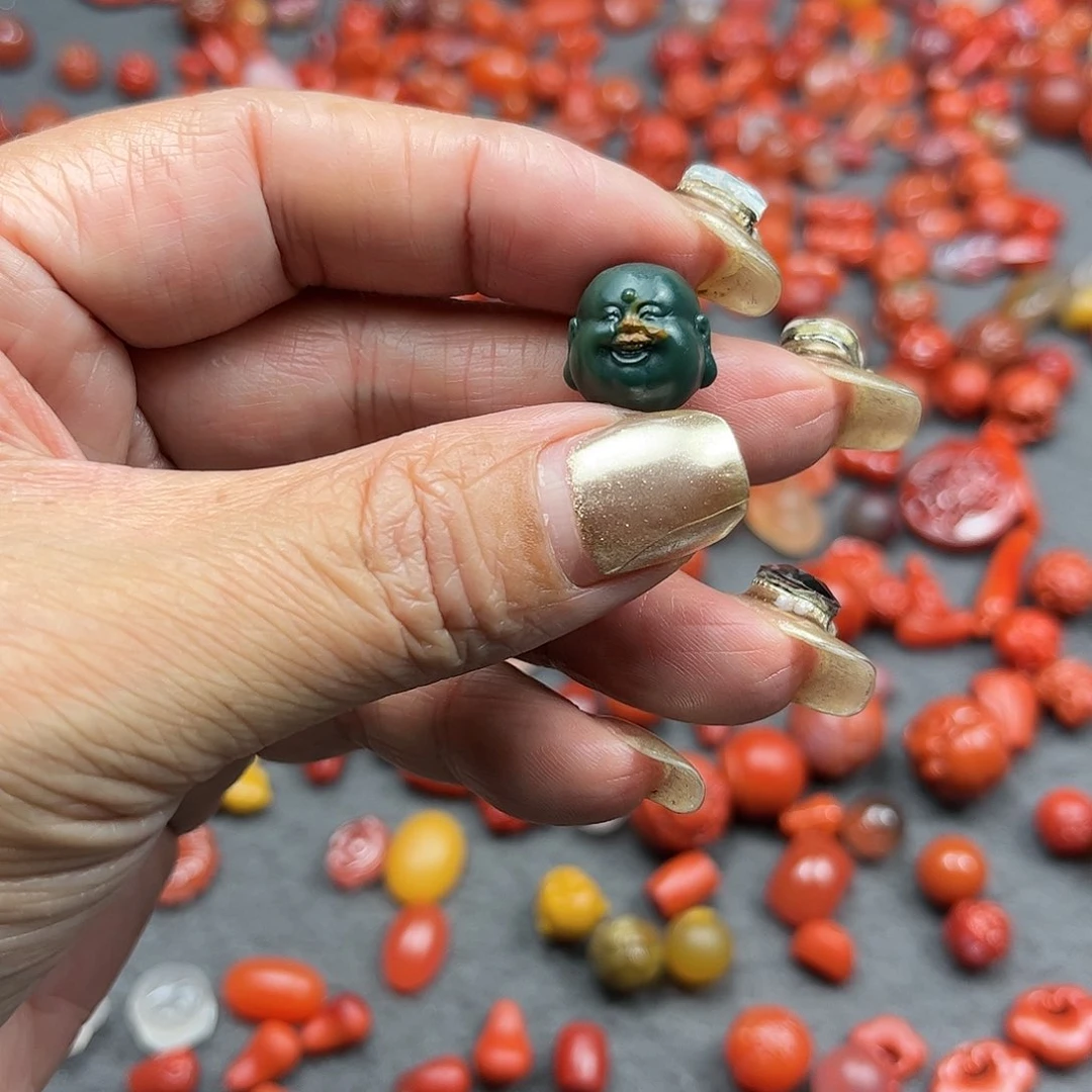 南红玛瑙吊坠未镶嵌