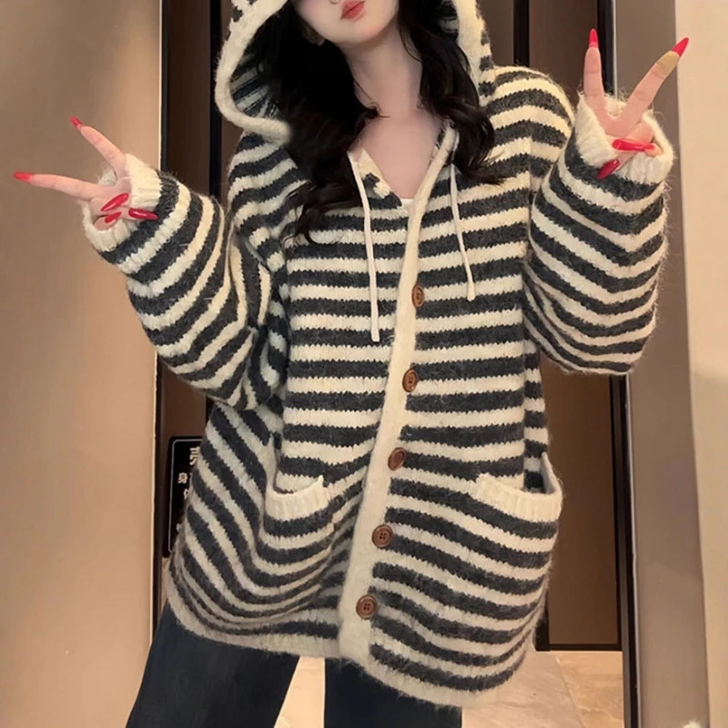 YS秋冬日韩休闲穿搭学院风上衣女条纹连帽针织开衫毛衣外套女外搭