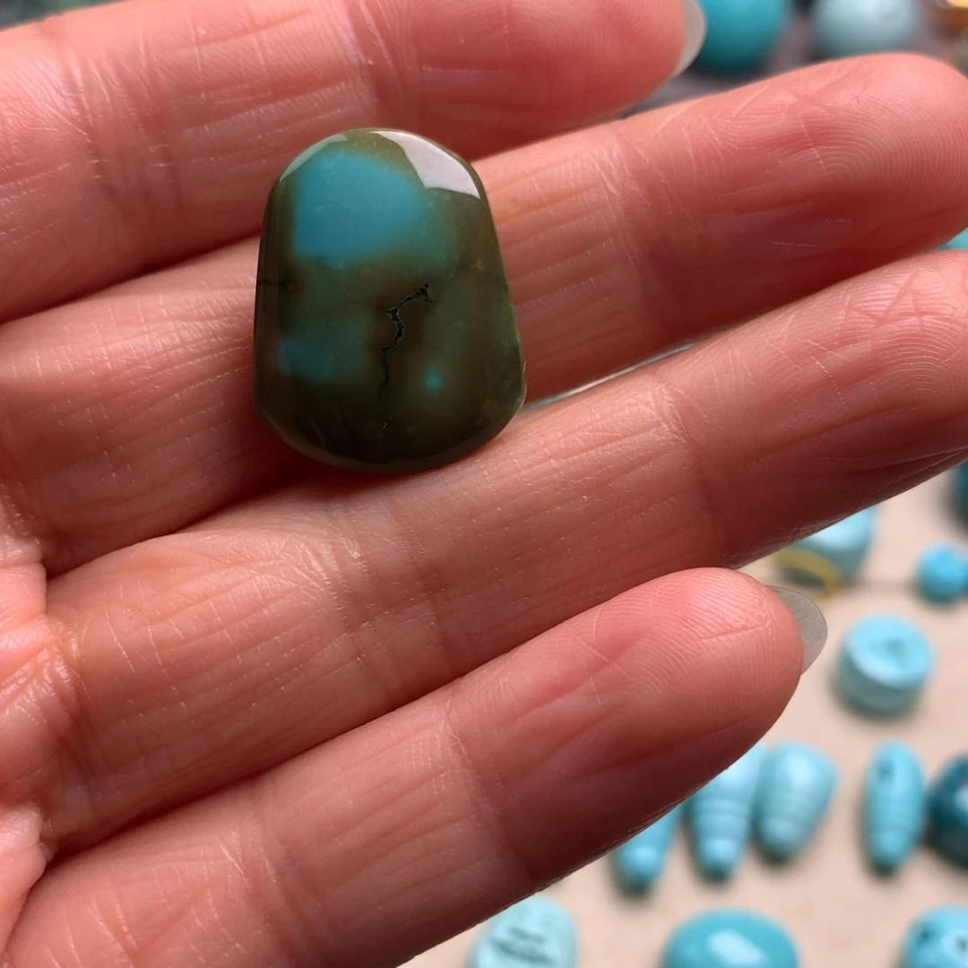 绿松石未镶嵌颈饰