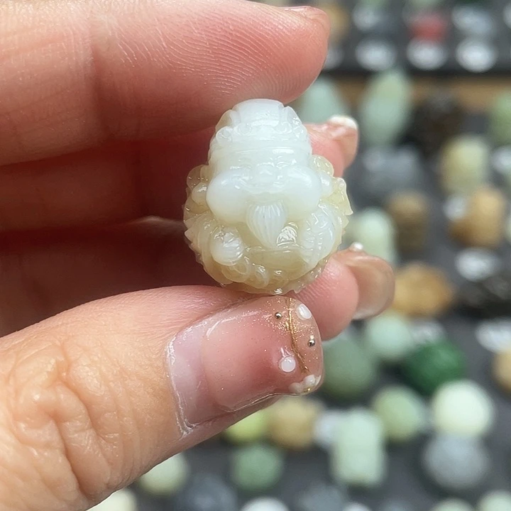 颈饰未镶嵌和田玉俄料糖白财神挂坠定制