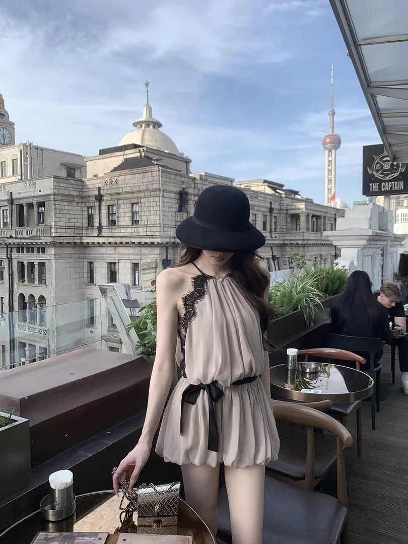 浪漫气质系带挂脖蕾丝拼接收腰连衣裙女法式显瘦花苞短裙韩版裙子