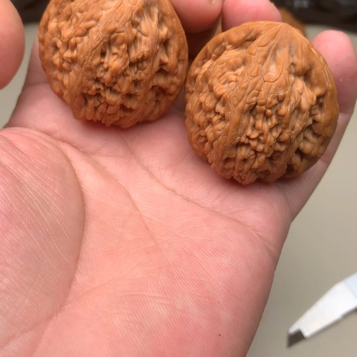 文玩核桃吊坠虎头王44