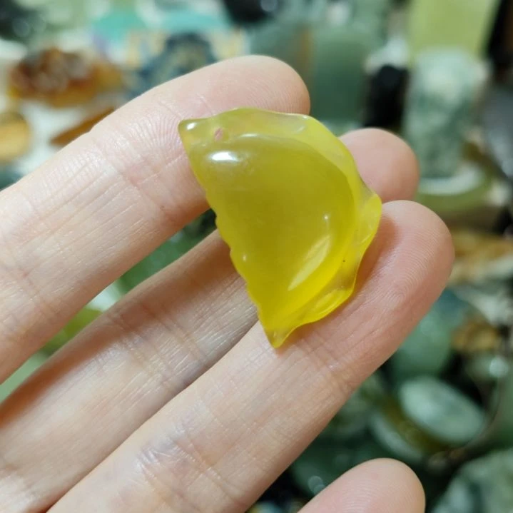 岫玉未镶嵌挂坠款式