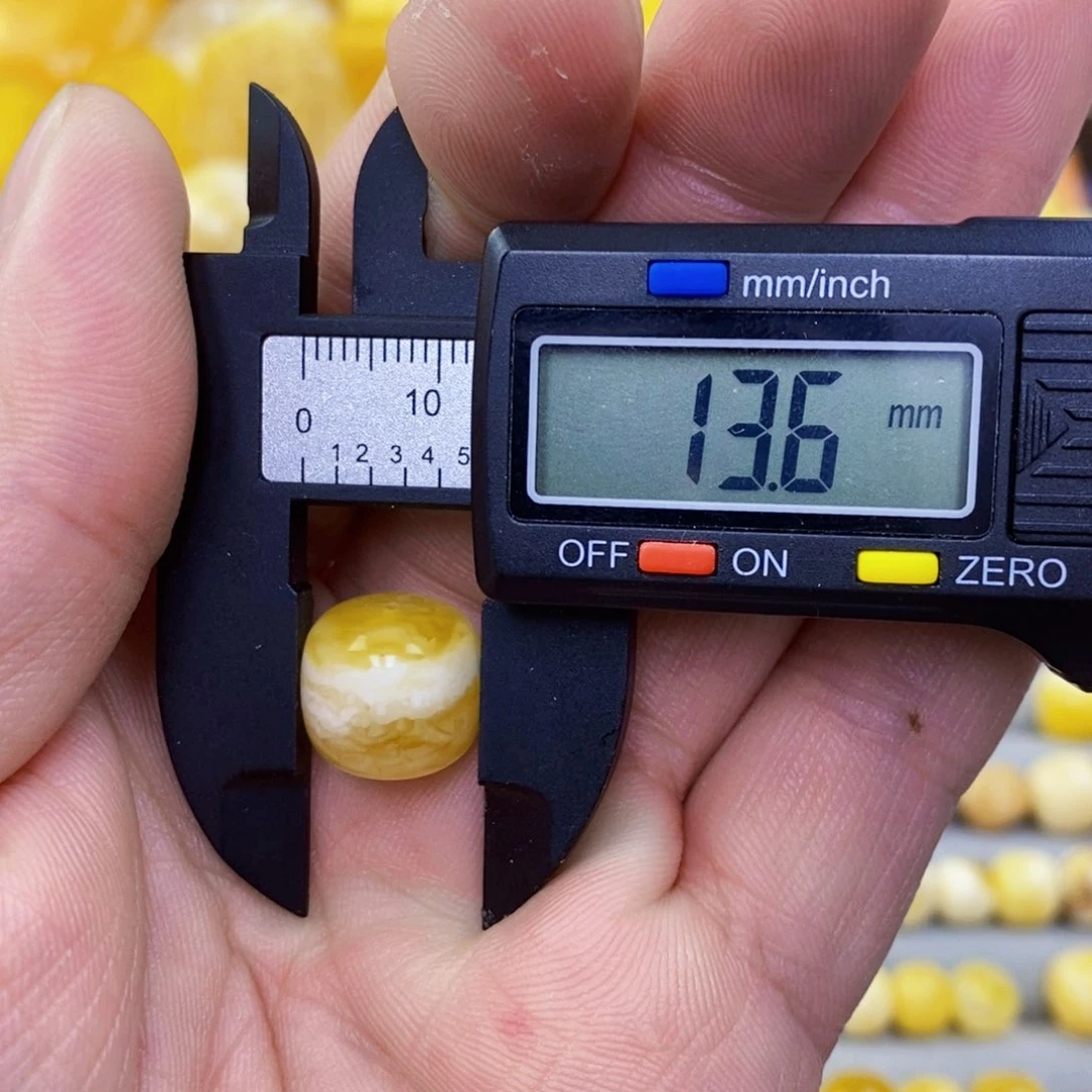 万***万未镶嵌琥珀珠宝奇石