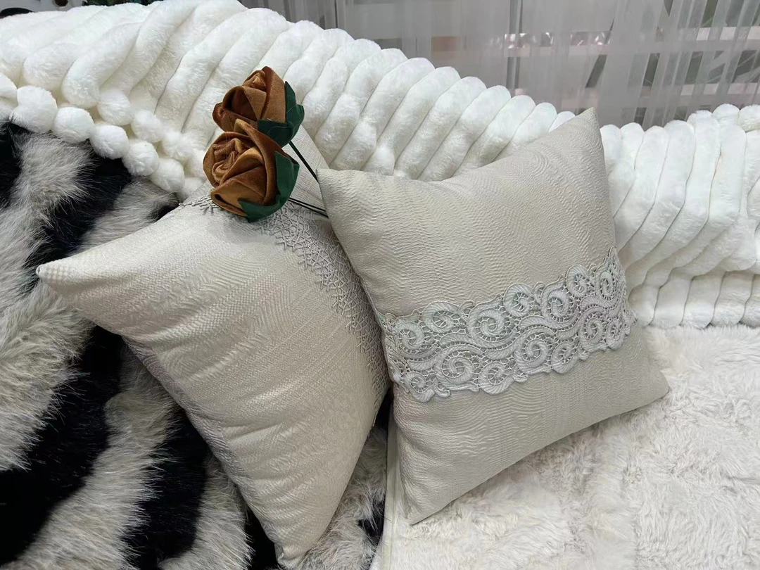 孤品轻奢高级感长方形抱枕四季通用可用于客厅沙发床头车内