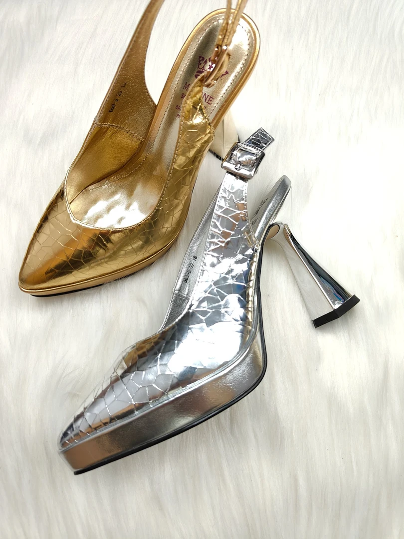 新疆包邮 牛皮 中跟 舒适 厚底 时尚 女鞋050-3