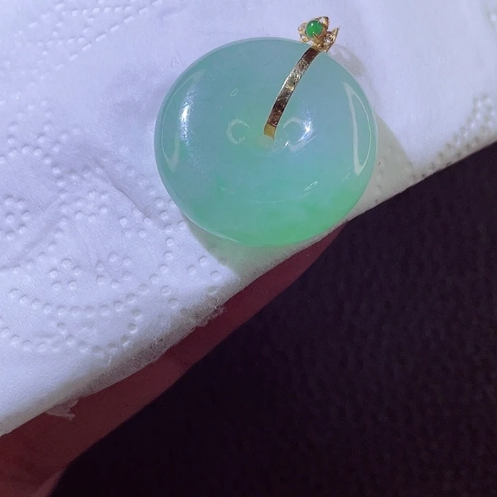 颈饰18K金镶嵌翡翠翡翠