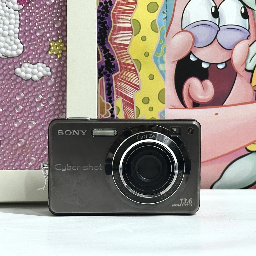 9新 Sony/索尼 w300 1360万像素3倍光学变焦 自备读卡器 日文