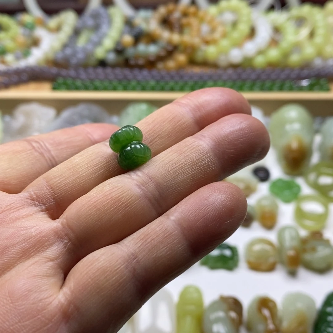 和田玉（糖玉）未镶嵌颈饰