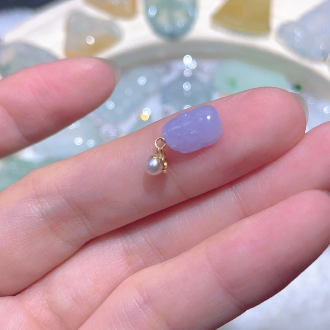 翡翠18K金镶嵌颈饰翡翠
