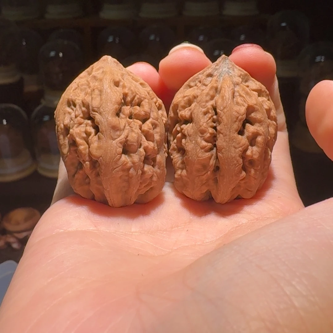 文玩核桃吊坠方墩