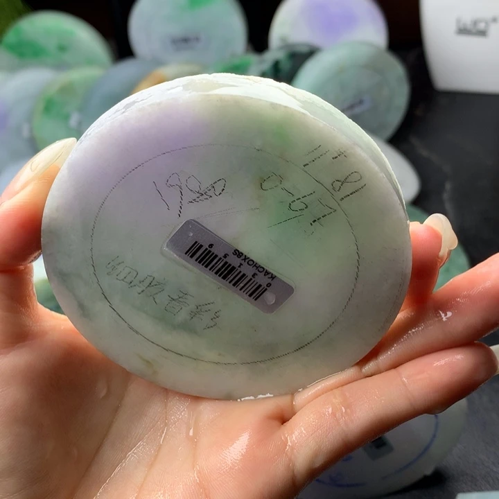 定制翡翠未镶嵌手镯