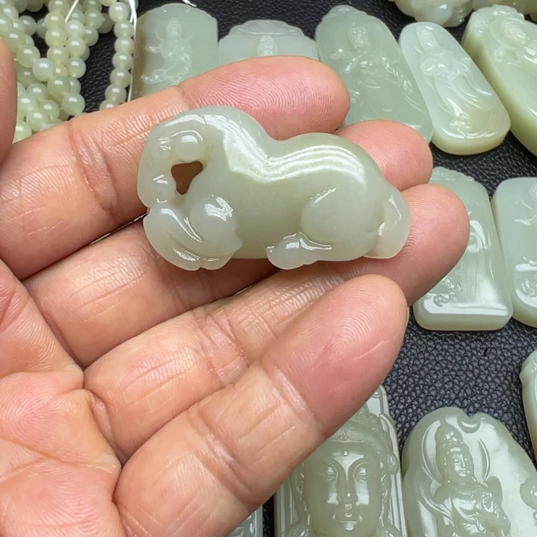 和田玉（糖玉）未镶嵌吊坠(不含链)