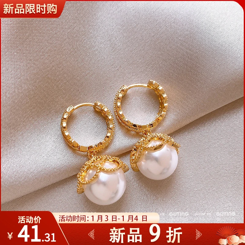 铜合金耳饰 23668金色耳环女轻奢高级感耳钉适合冬天的耳饰