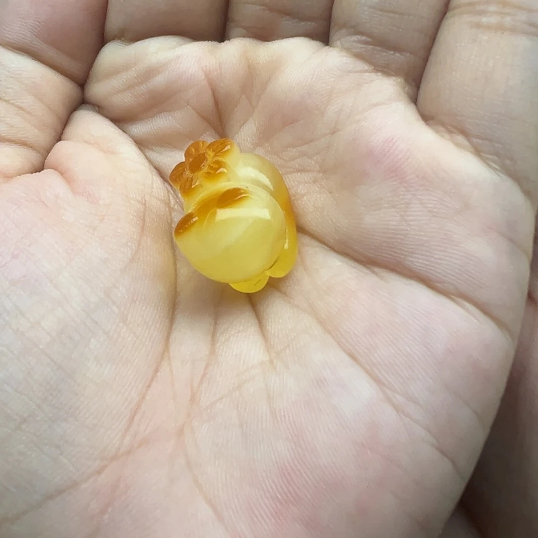 琥珀未镶嵌珠宝奇石趴趴猫打孔不退换
