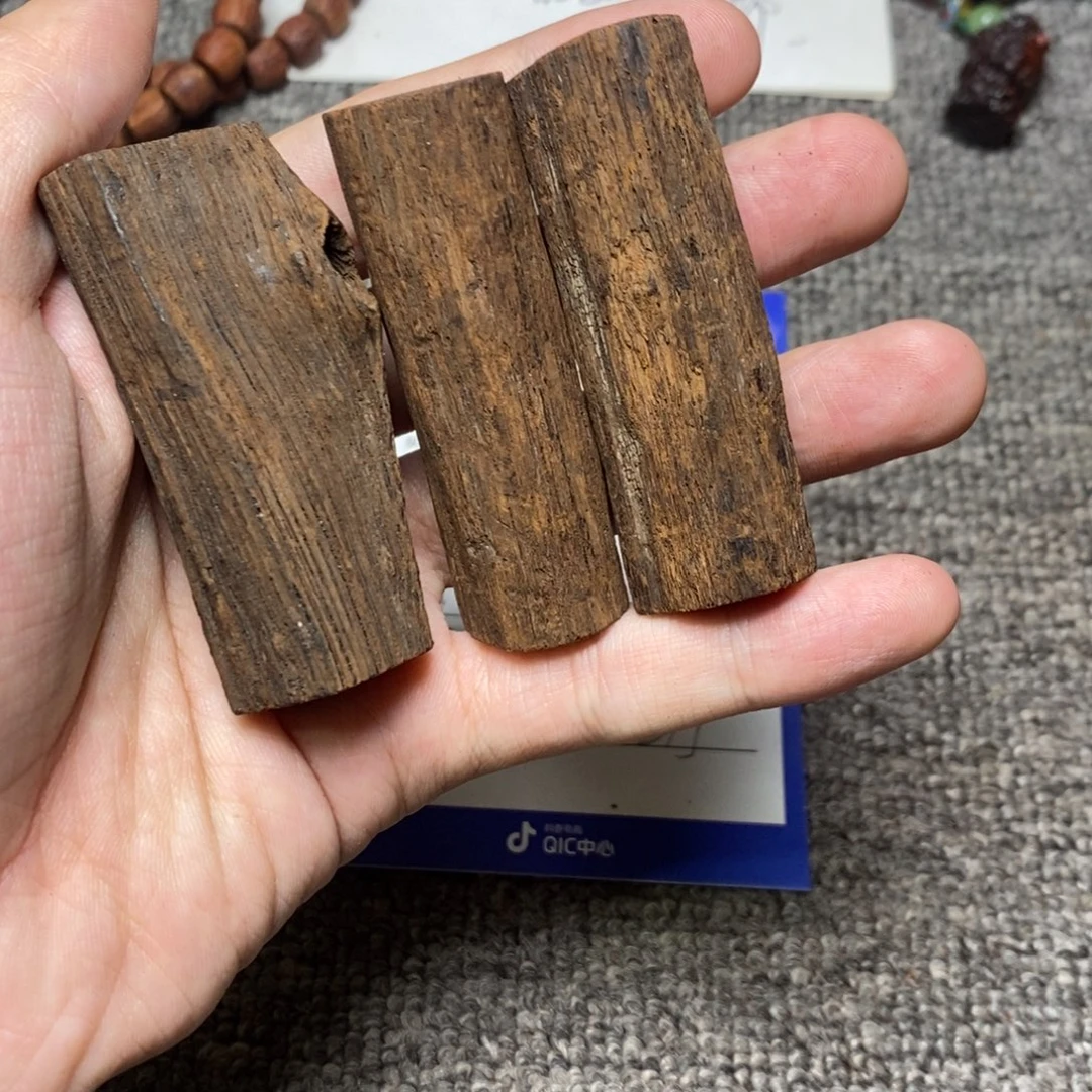 藤类降真香手把件随形发其一