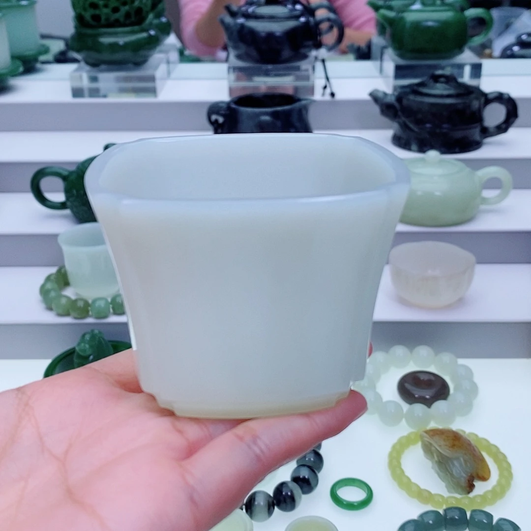 知***凡和田玉未镶嵌摆件杯子