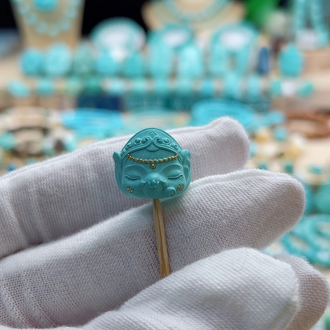 绿松石未镶嵌珠宝奇石