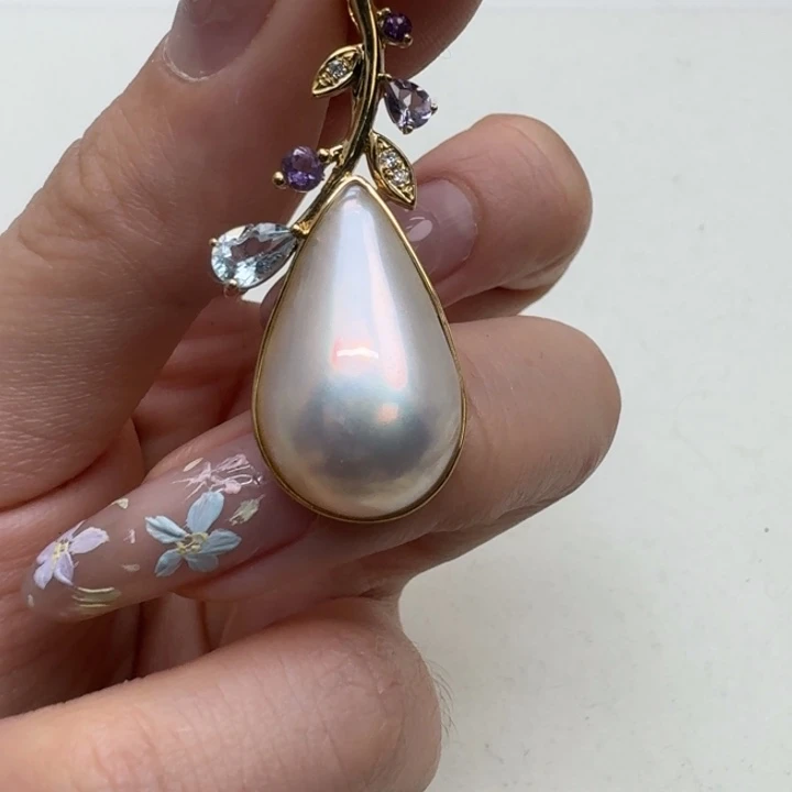 未镶嵌拼合珍珠（马贝珠）颈饰