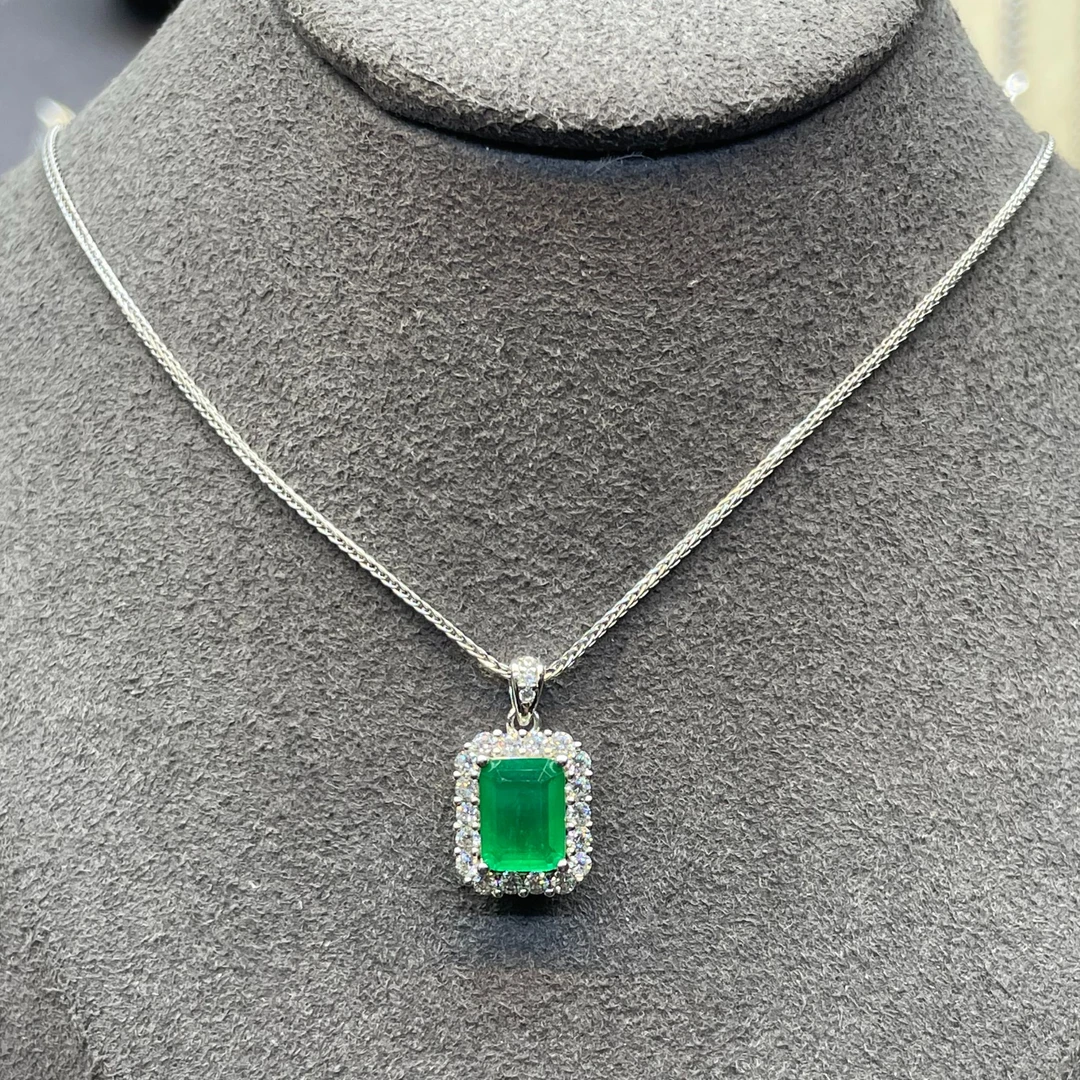 高奢钻饰  扣头微镶祖母切绿项链2.0CT