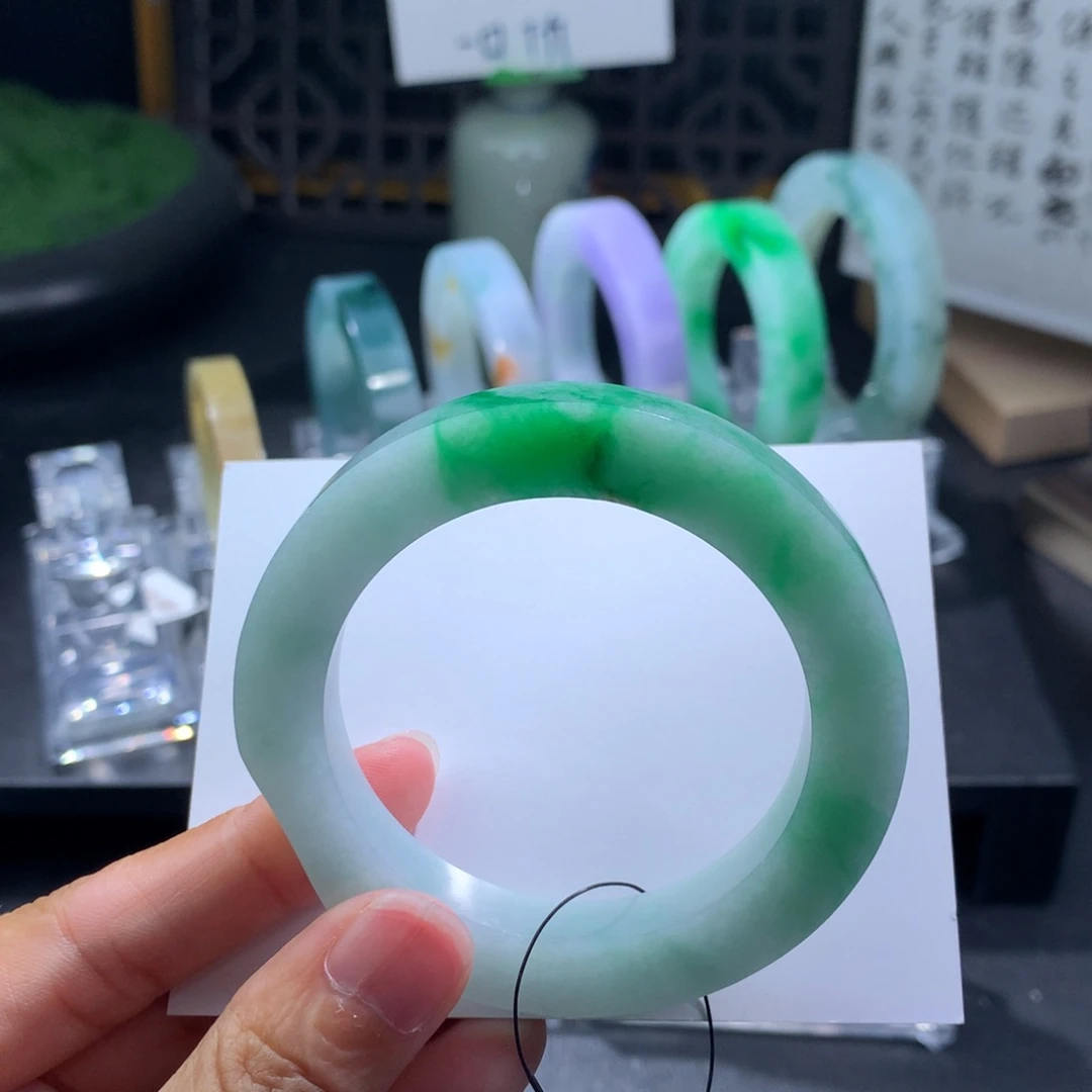 未镶嵌手镯定制翡翠