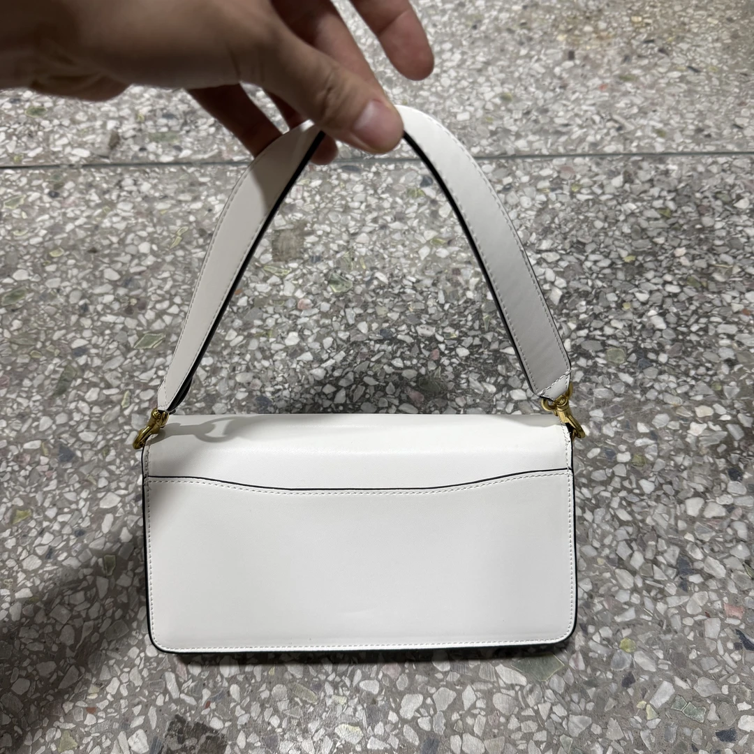 【E62】   新款经典老花酒神腋下包-白色