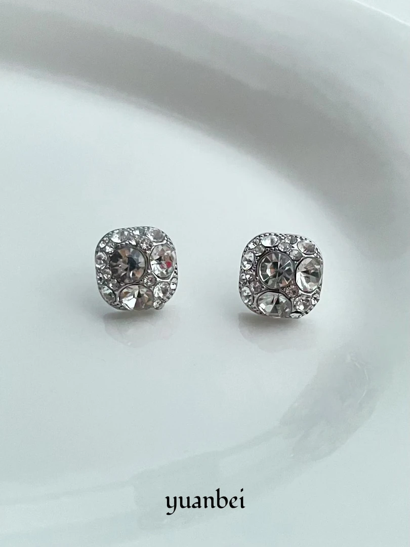 925银合成锆石耳饰 克拉恋人/精致爆闪耳钉韩国银高级感耳环轻奢