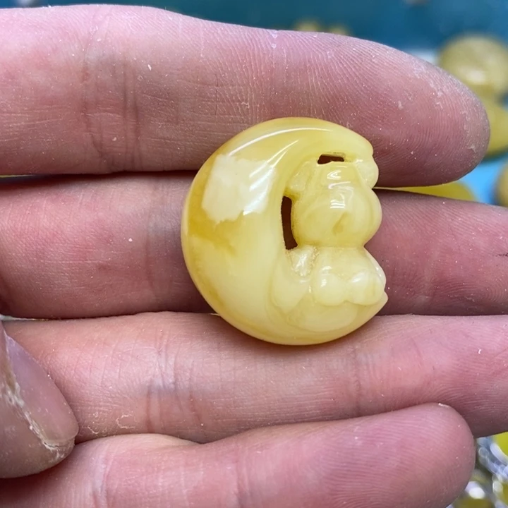 蜜蜡裸石未镶嵌吊坠