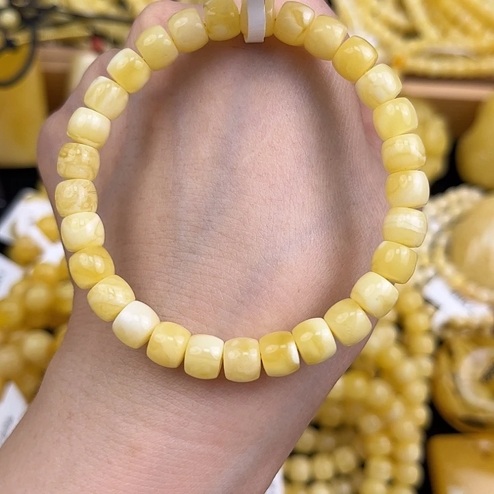 琥珀未镶嵌颈饰琥珀