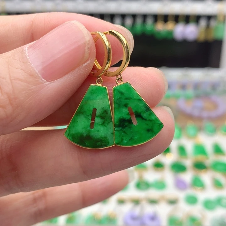 翡翠18K金镶嵌耳饰