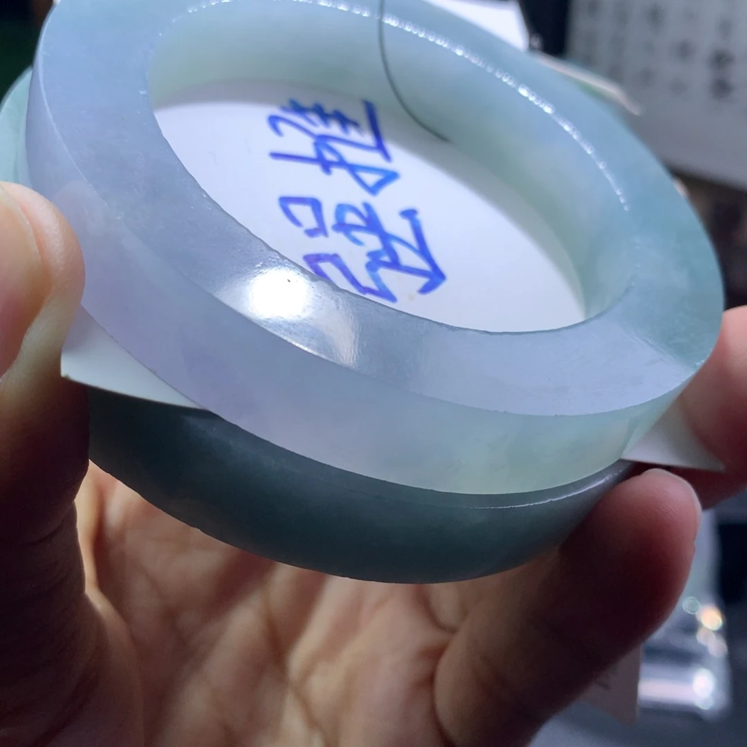 未镶嵌翡翠手镯定制翡翠