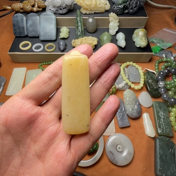 天***忌和田玉未镶嵌颈饰