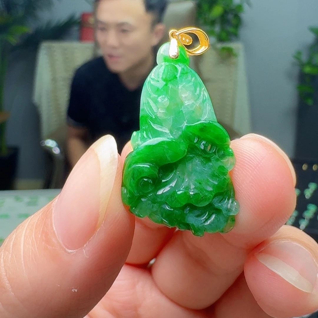 吊坠(不含链)18K金镶嵌翡翠多样性发货其一