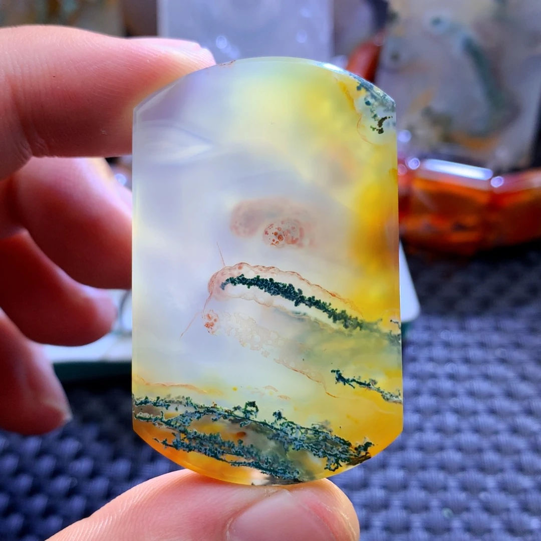 未镶嵌颈饰玛瑙/玉髓琴*