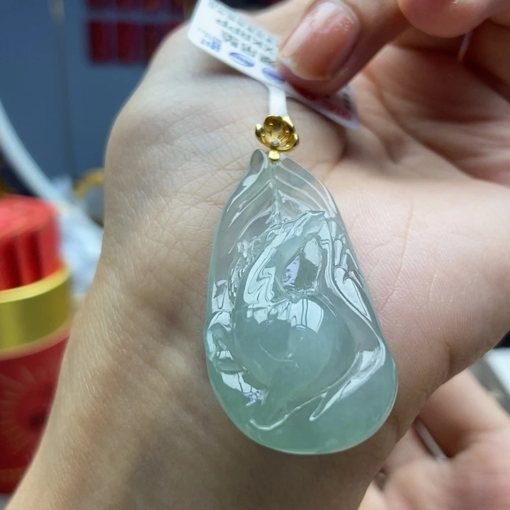 翡翠18K金镶嵌颈饰吊坠25