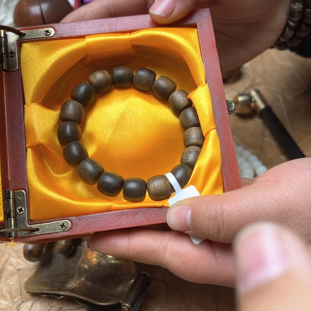 大叶紫檀（黑酸枝木类）