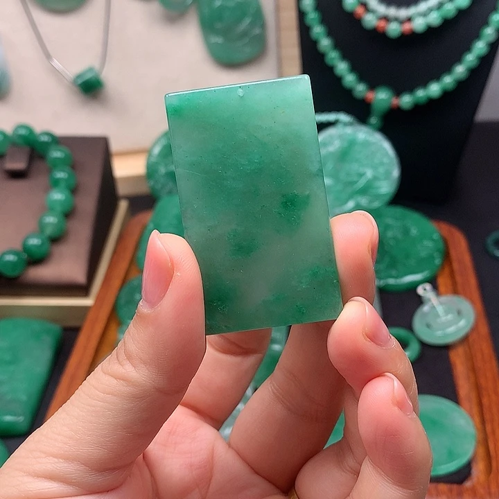 未镶嵌石英岩玉珠宝半成品