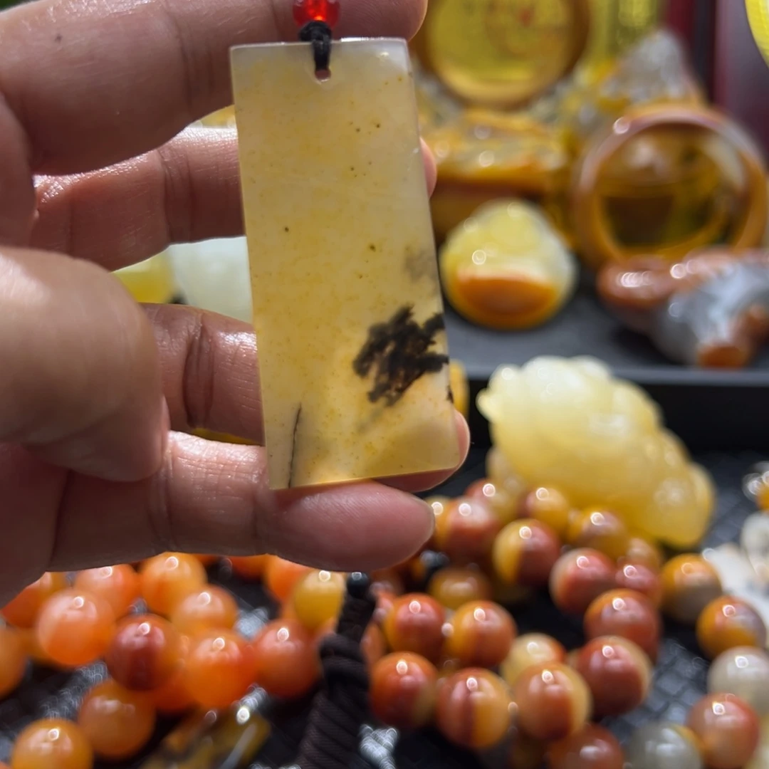 石英质玉未镶嵌颈饰