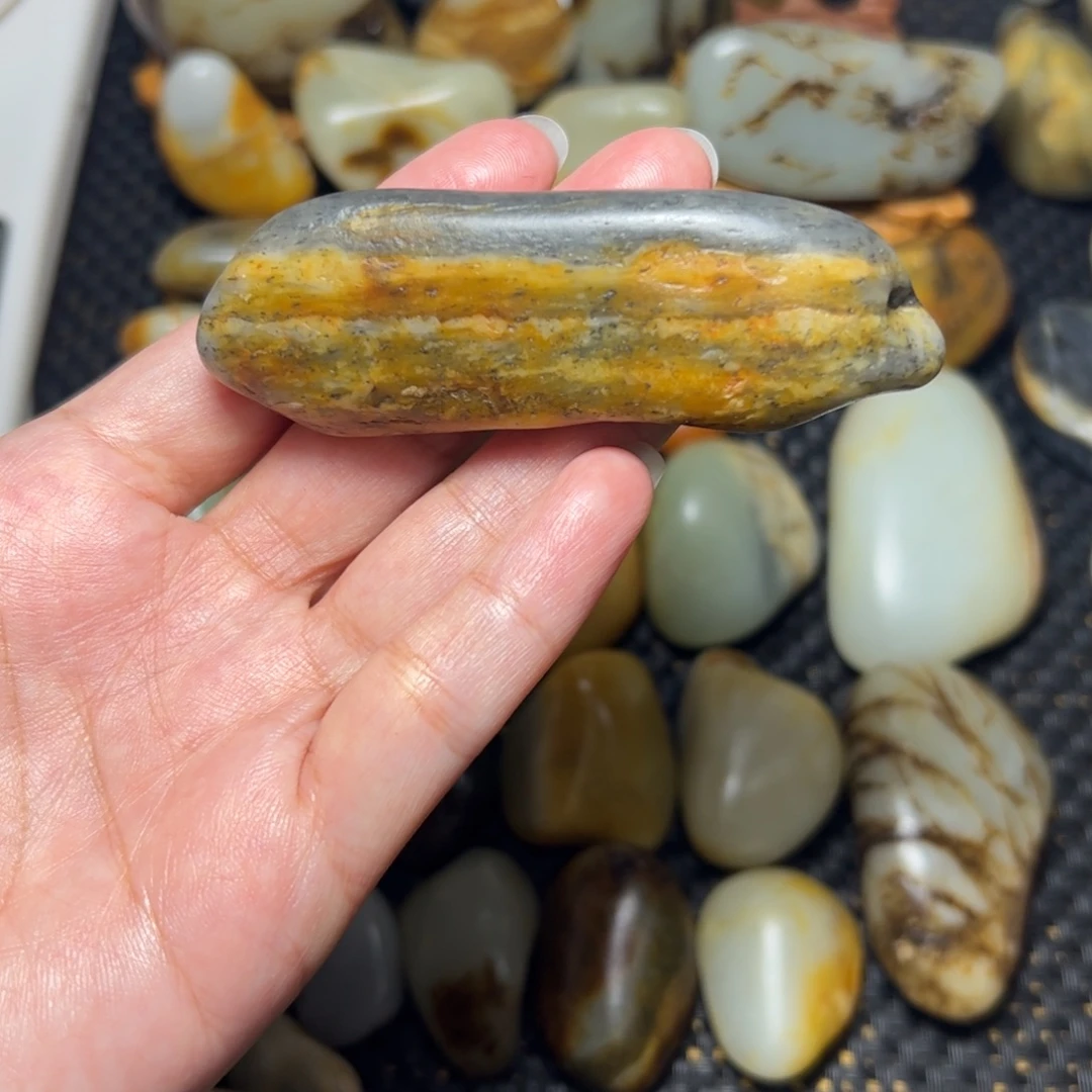 和田玉未镶嵌把件A28