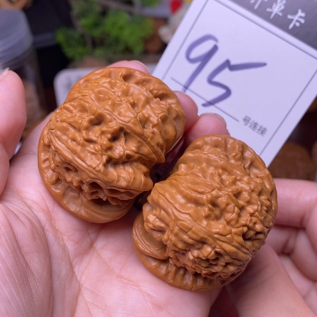 把件文玩核桃95闷尖球白狮子头4.6