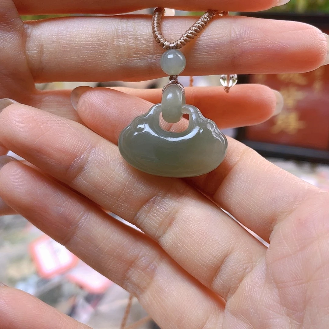 玛***卡吊坠(赠链)未镶嵌和田玉