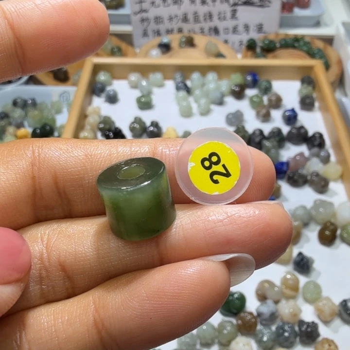 和田玉未镶嵌珠宝奇石