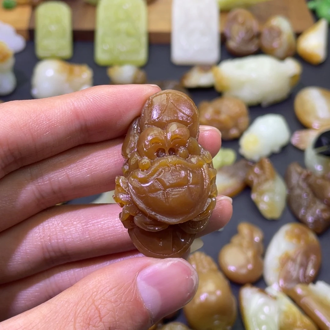 颈饰未镶嵌和田玉且末红糖螃蟹八方来财