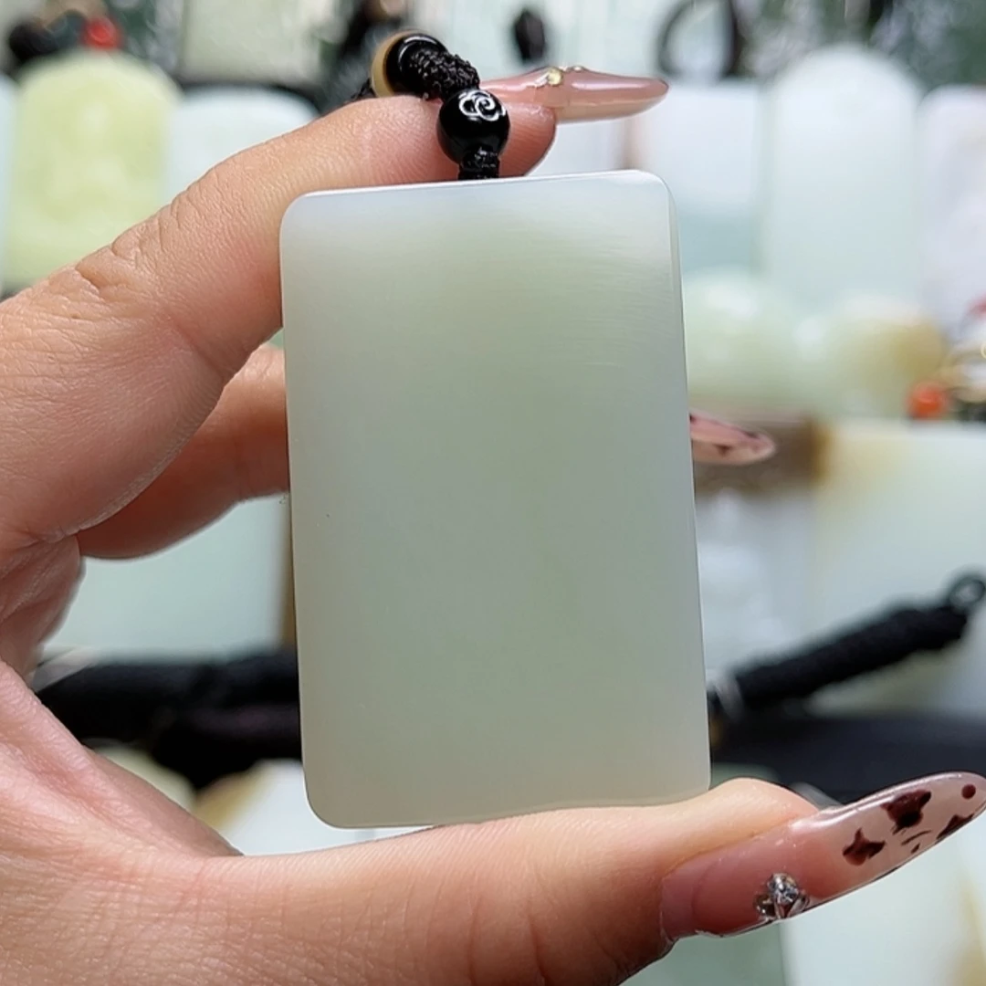 【闪购商品】颈饰未镶嵌和田玉老**士