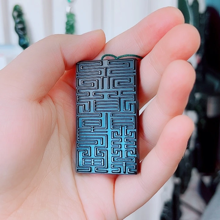 蛇纹石玉未镶嵌颈饰七**主