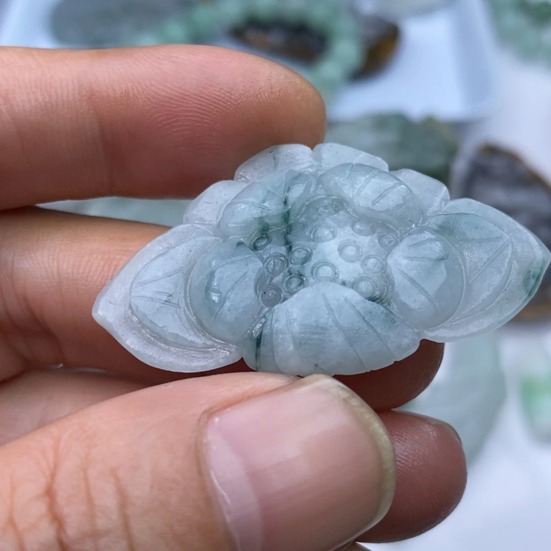 定制翡翠未镶嵌花