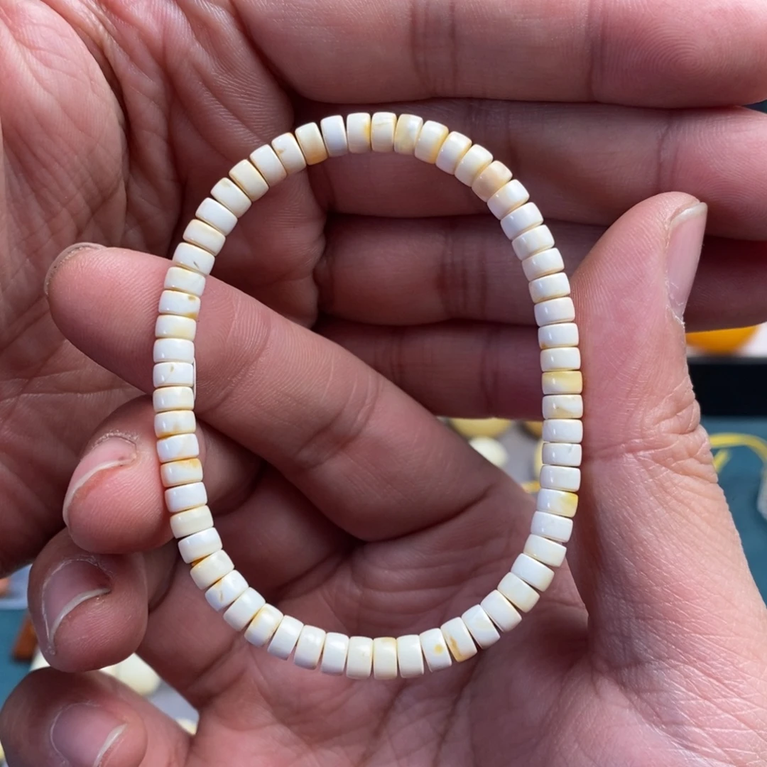 蜜蜡未镶嵌裸石5mm